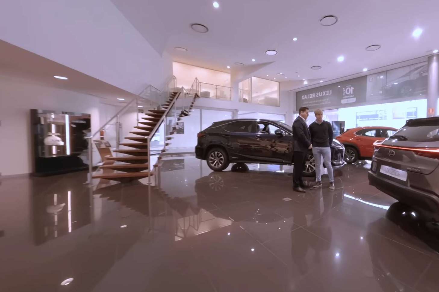¿Cómo es comprar Lexus en el concesionario Nimogordillo?
