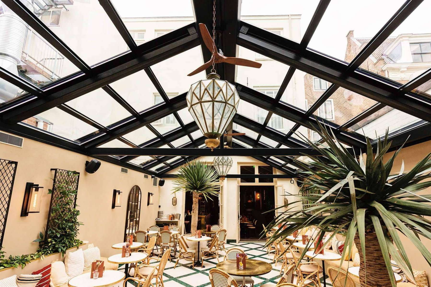 Airclos, fabricación de techo para patio interior