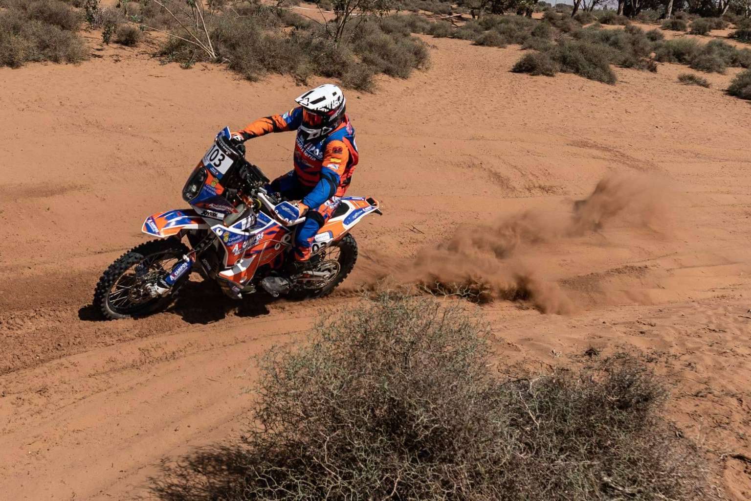 Las equipaciones para rally en moto de ADHESIVOSEMBARRADOS