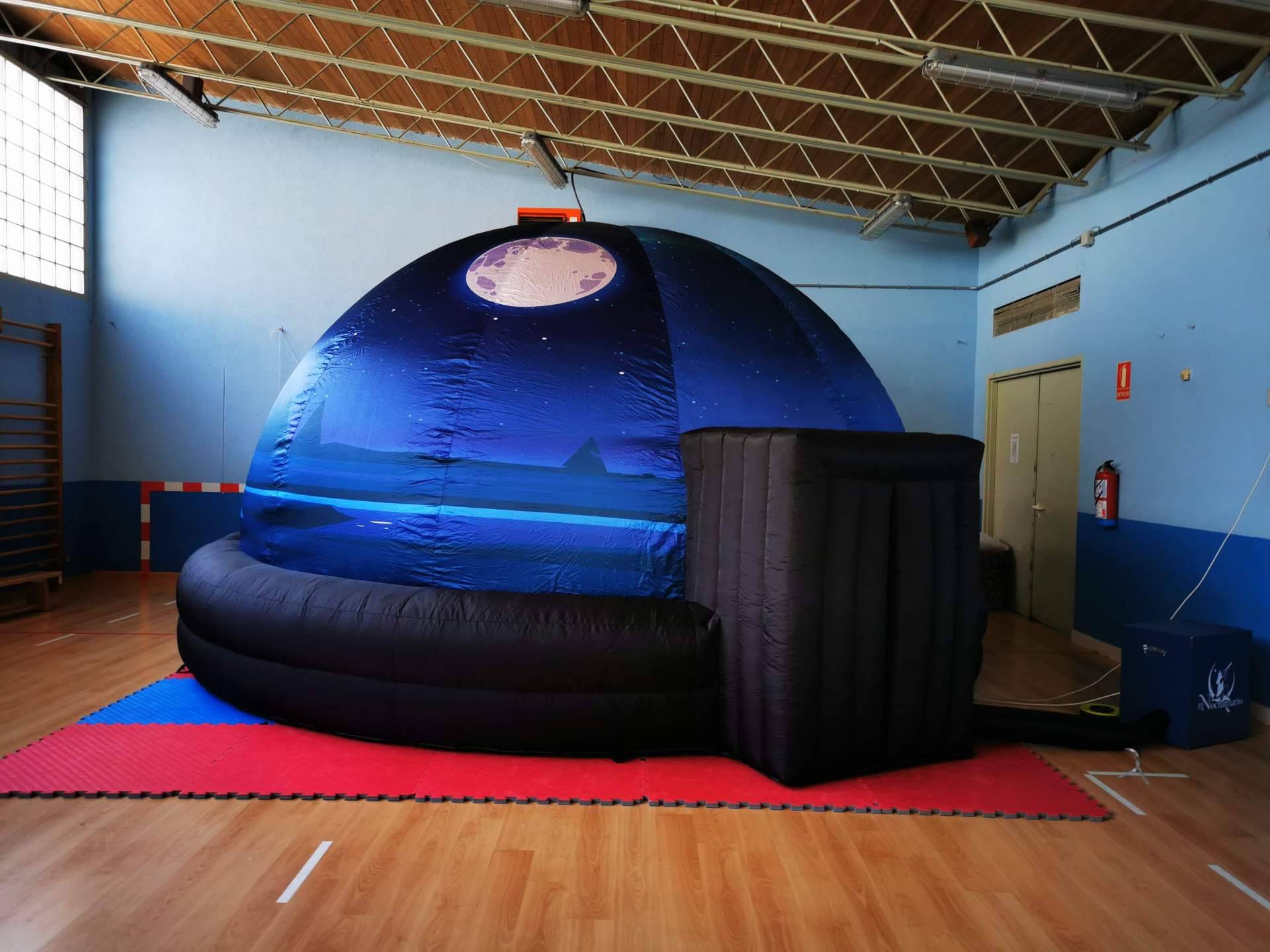 Un planetario portátil para disfrutar del espacio sin salir de la escuela