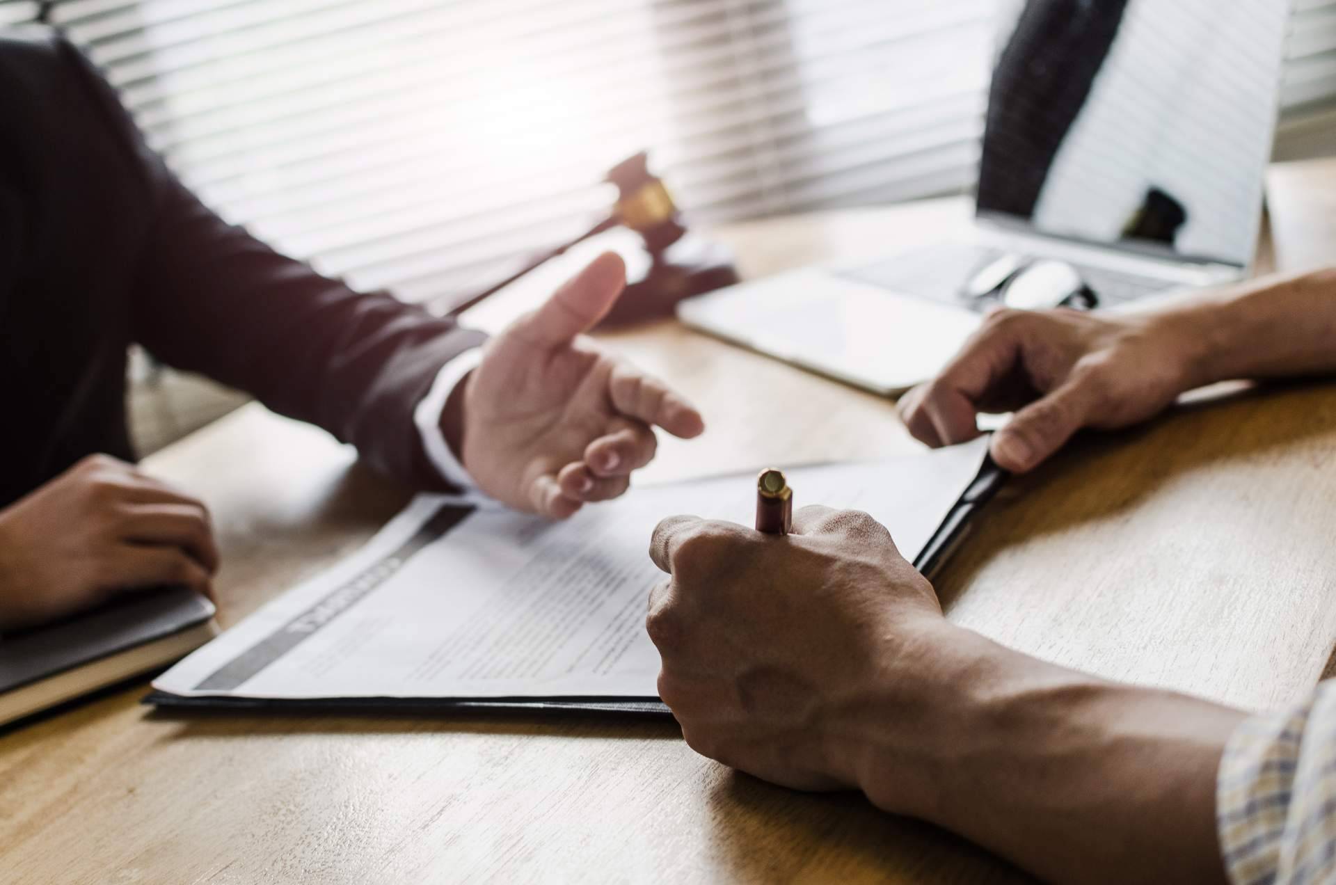 La profesionalidad y la cercanía de los abogados son clave en los procedimientos judiciales, por Bueno Salinero Abogados
