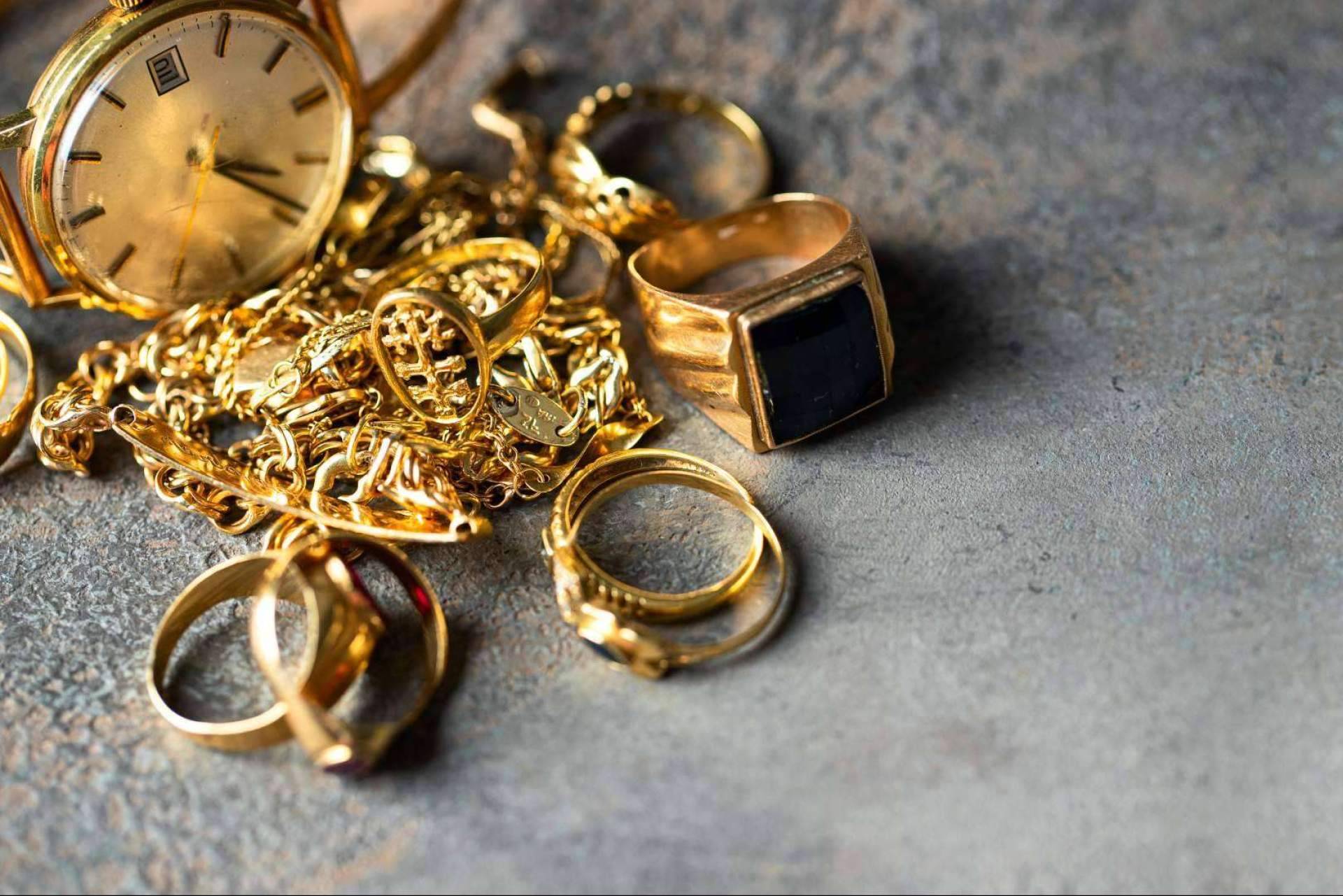 Compra de accesorios de oro con Bonhill