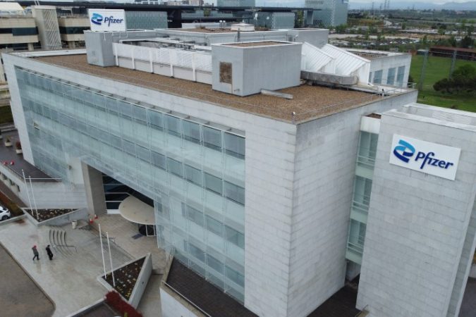 Llega a Europa la 'cápsula milagrosa' de Pfizer para la alopecia en adolescentes y adultos 1 Merca2.es Pfizer