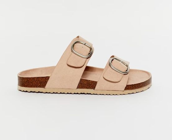 Mocasines, bailarinas y más: 10 zapatos preciosos de menos de 20 euros en El Corte Inglés 9 Merca2.es sandalias planas con doble hebilla
