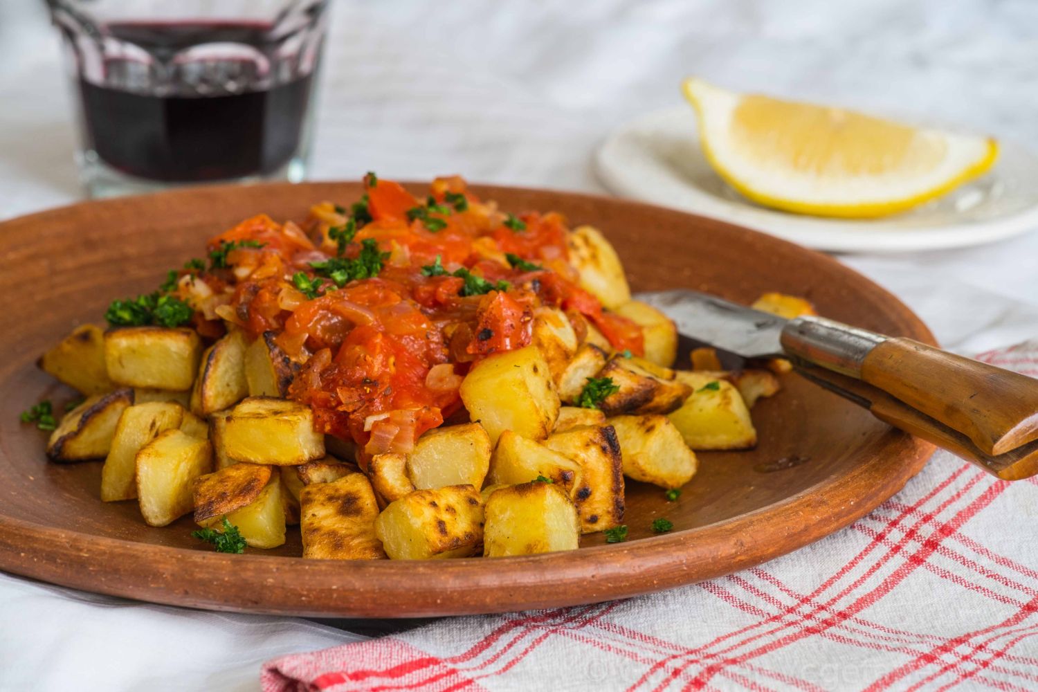 Deliciosas y picantes: cómo hacer las mejores patatas bravas