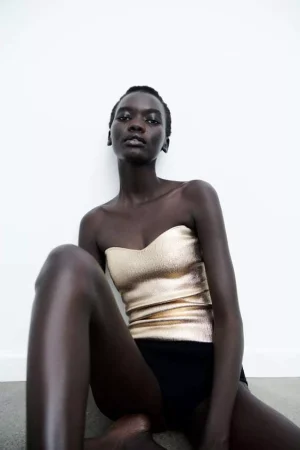 10 prendas que Zara ha rebajado antes de tiempo con las que vestirás impecable 5 Merca2.es 16984052188584 Merca2.es