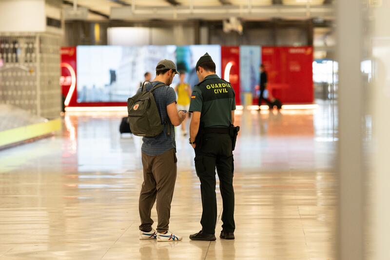 Comienzan a cancelarse los vuelos que España tenía previsto operar este lunes con Tel Aviv (Israel)