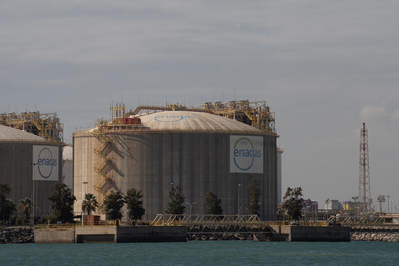La AIE alerta de que un invierno frío podría disparar los precios del gas, a pesar de tener reservas del 96%