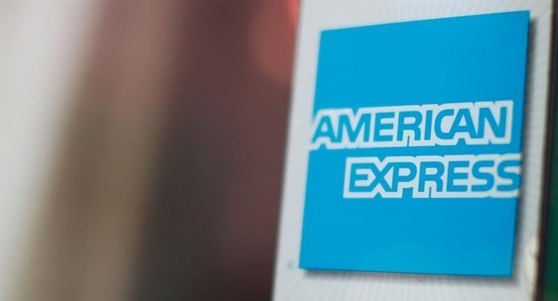 American Express cae más de un 3% en Wall Street a pesar de ampliar beneficios y obtener ingresos récord