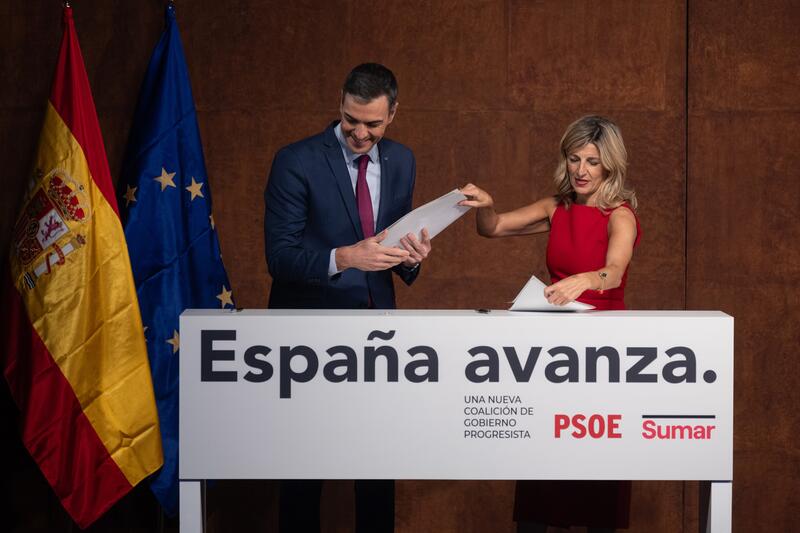 Reducción de la jornada a 37,5 horas, despido y subida del SMI, ejes laborales del acuerdo PSOE-Sumar