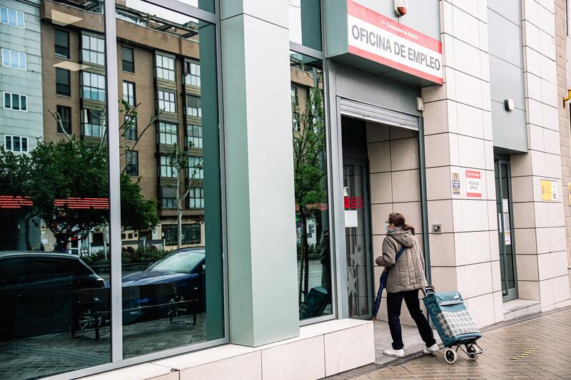 El paro subió en 92.700 personas en verano y se crearon 209.100 empleos