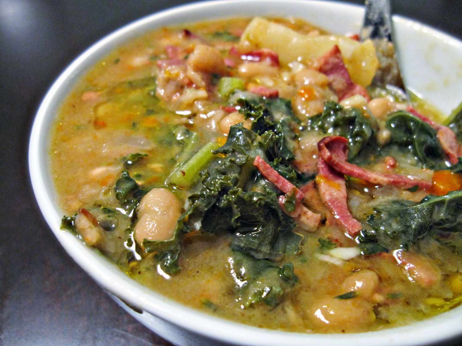 Caldo Gallego: Un manjar tradicional y reconfortante