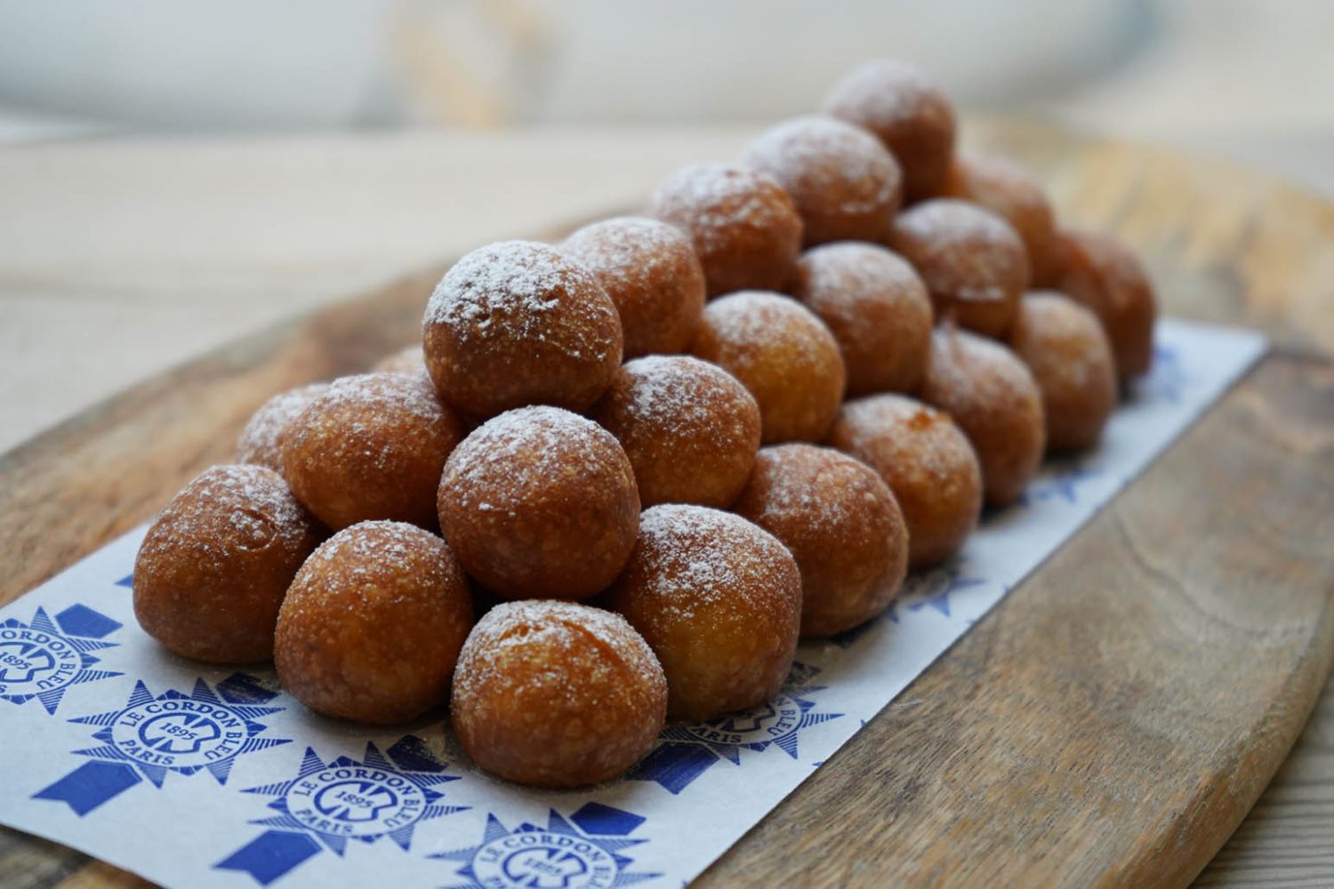 Aprende a hacer unos deliciosos buñuelos de viento que ni el chef pastelero Jordi Roca