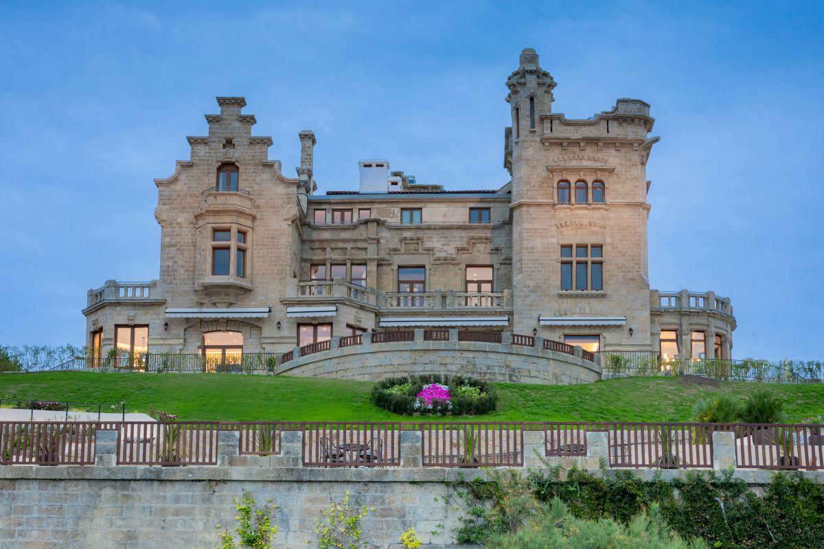 Getxo se muestra expectante ante la próxima apertura del Palacio Arriluce Hotel