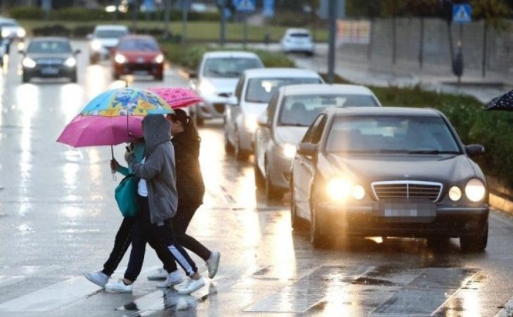 Consejos de la DGT para conducir con lluvia y evitar accidentes 4 Merca2.es