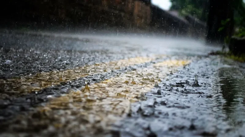 La DGT recomienda seguir estos consejos al conducir bajo la lluvia