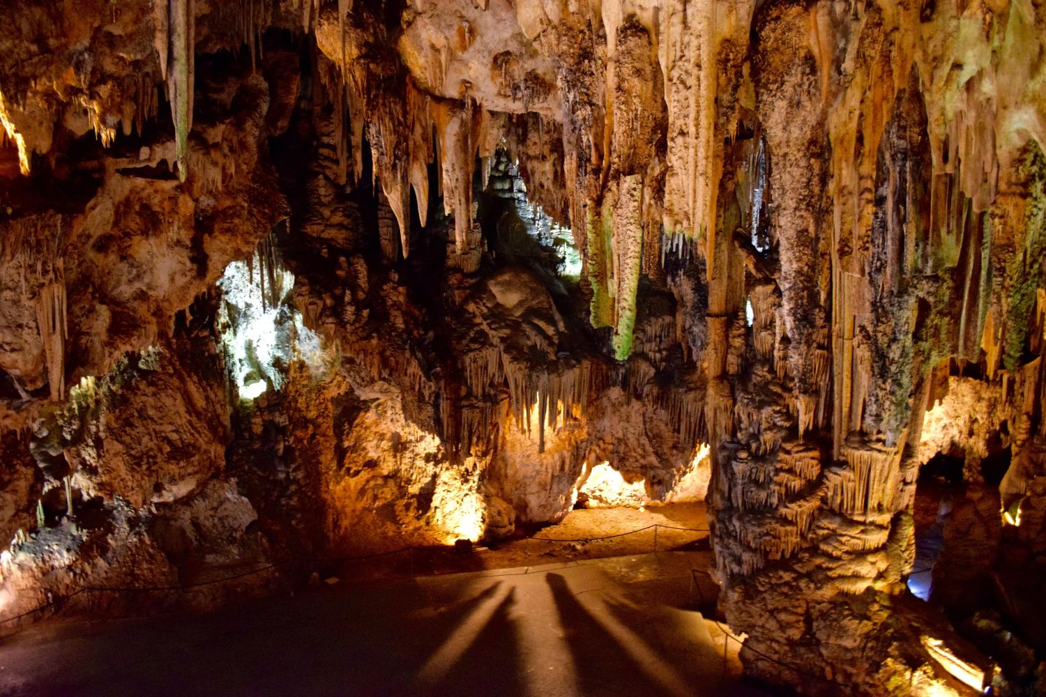 LA HISTORIA DE LA CUEVA DE NERJA