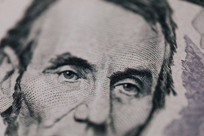 UBS AM: las acciones tienen más potencial que la deuda en la recta final del año 2 Merca2.es Deuda