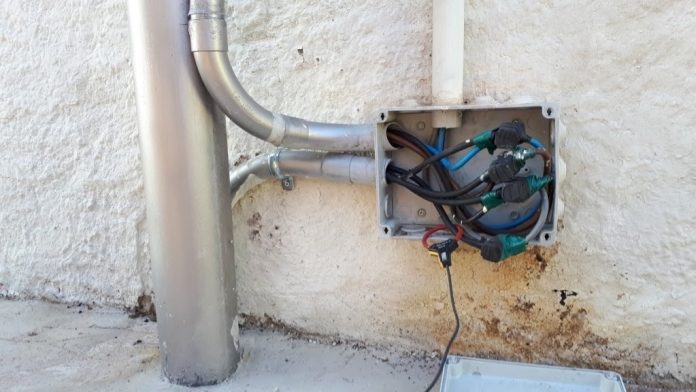Un enganche eléctrico ilegal detectado por Endesa