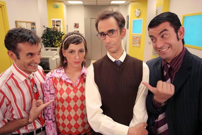 HBO Max saca una película basada en una de las series comedia españolas de mayor éxito 4 Merca2.es Escena de Cámera Café