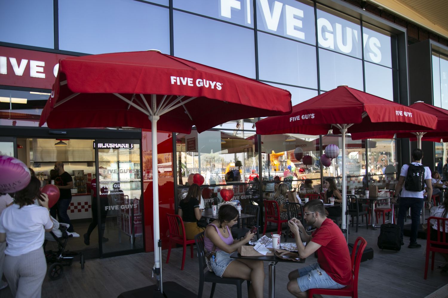 Five Guys afianza su estrategia de crecimiento en Madrid