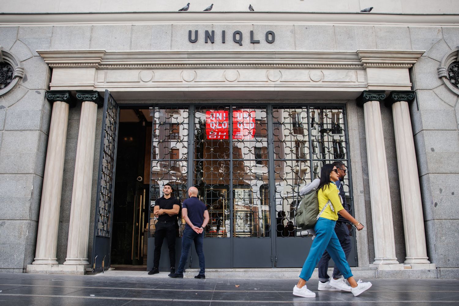 La matriz de Uniqlo olvida sus problemas en Japón con inversiones en Europa