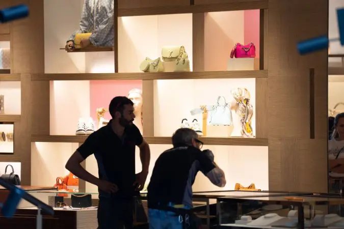 Louis Vuitton impulsa su producción en España con una nueva fábrica en  Girona - Forbes España