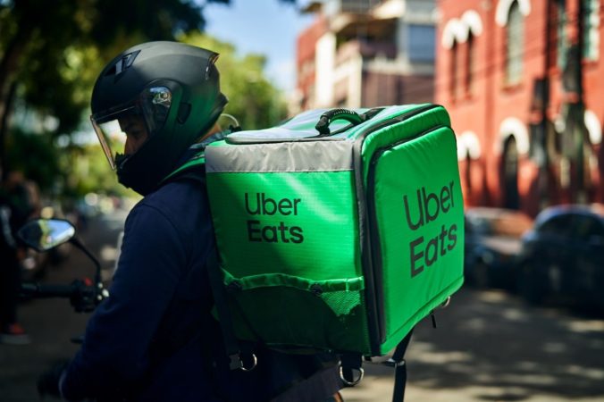 EuropaPress 5483785 repartidor uber eats moto Merca2.es