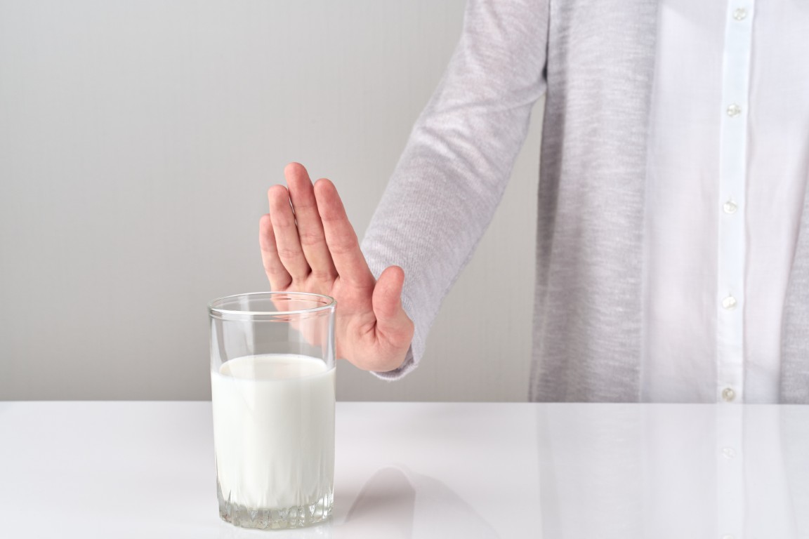 La intolerancia a la lactosa y la alergia a los lácteos son problemas comunes que a menudo causan incomodidad digestiva a los afectados.