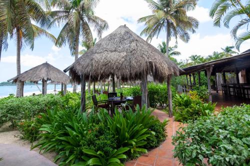 Galley Bay Resort en Galley Bay Beach Rd, St. John, Antigua, entre los hoteles ‘todo incluido’ que te ofrecen algo más