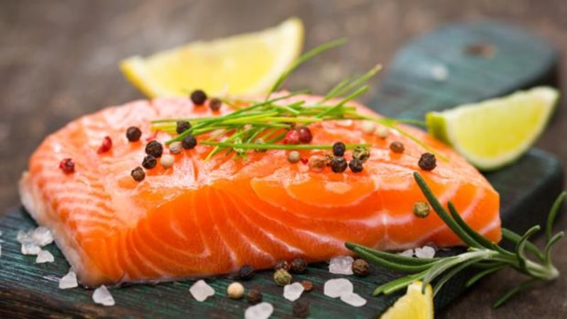 El salmón es un superalimento, nos dicen desde Harvard