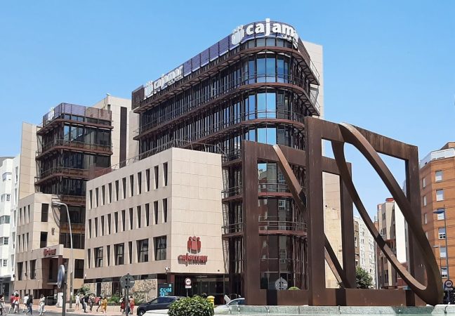 Cajamar y la CEHAT exponen la inversión del sector hotelero en sostenibilidad 2 Merca2.es Sede de Cajamar