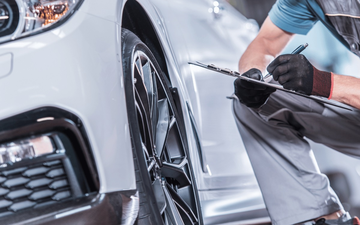 Factores de costo del seguro de automóvil comercial: ¿Qué influye en sus primas?