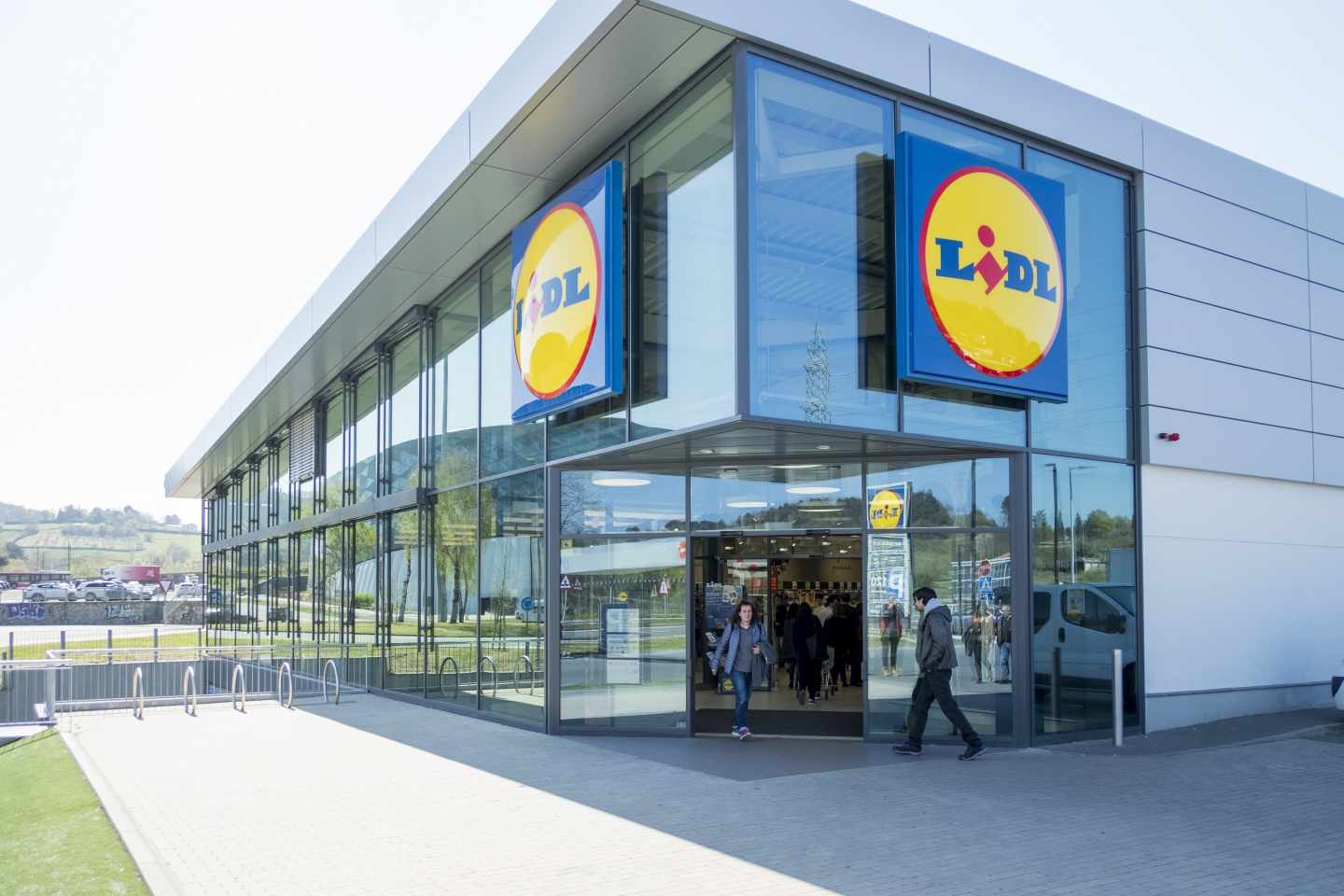 Lidl desafía a Aldi con descuentos del 70% y precios inferiores a un euro