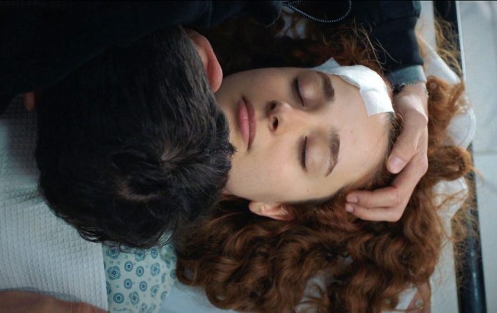 Tolga se despide de Layla