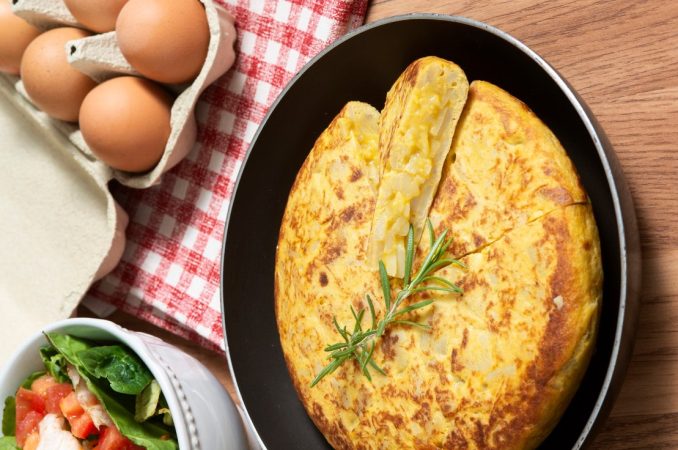 Según la OCU, esta es la mejor tortilla de patatas de supermercado (y no es ni de Mercadona ni de Carrefour) 4 Merca2.es Tortilla de patatas Merca2.es