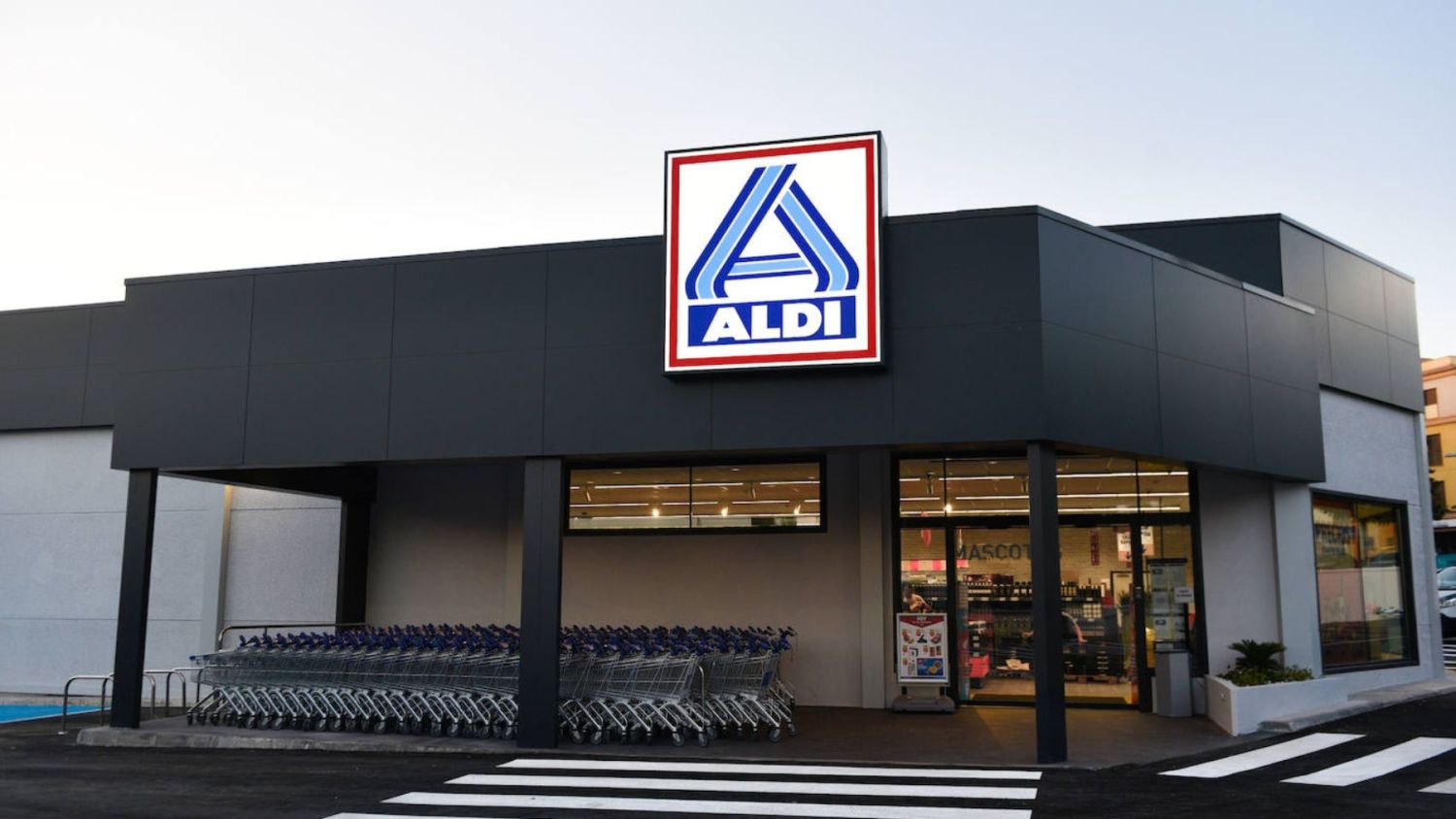 Aldi cumple con sus clientes y apuesta por descuentos de más del 60%