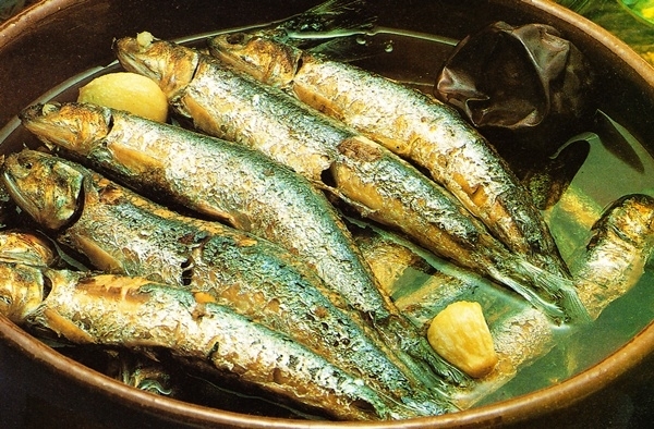 Boquerones al ajillo: un exquisito bocado de mar
