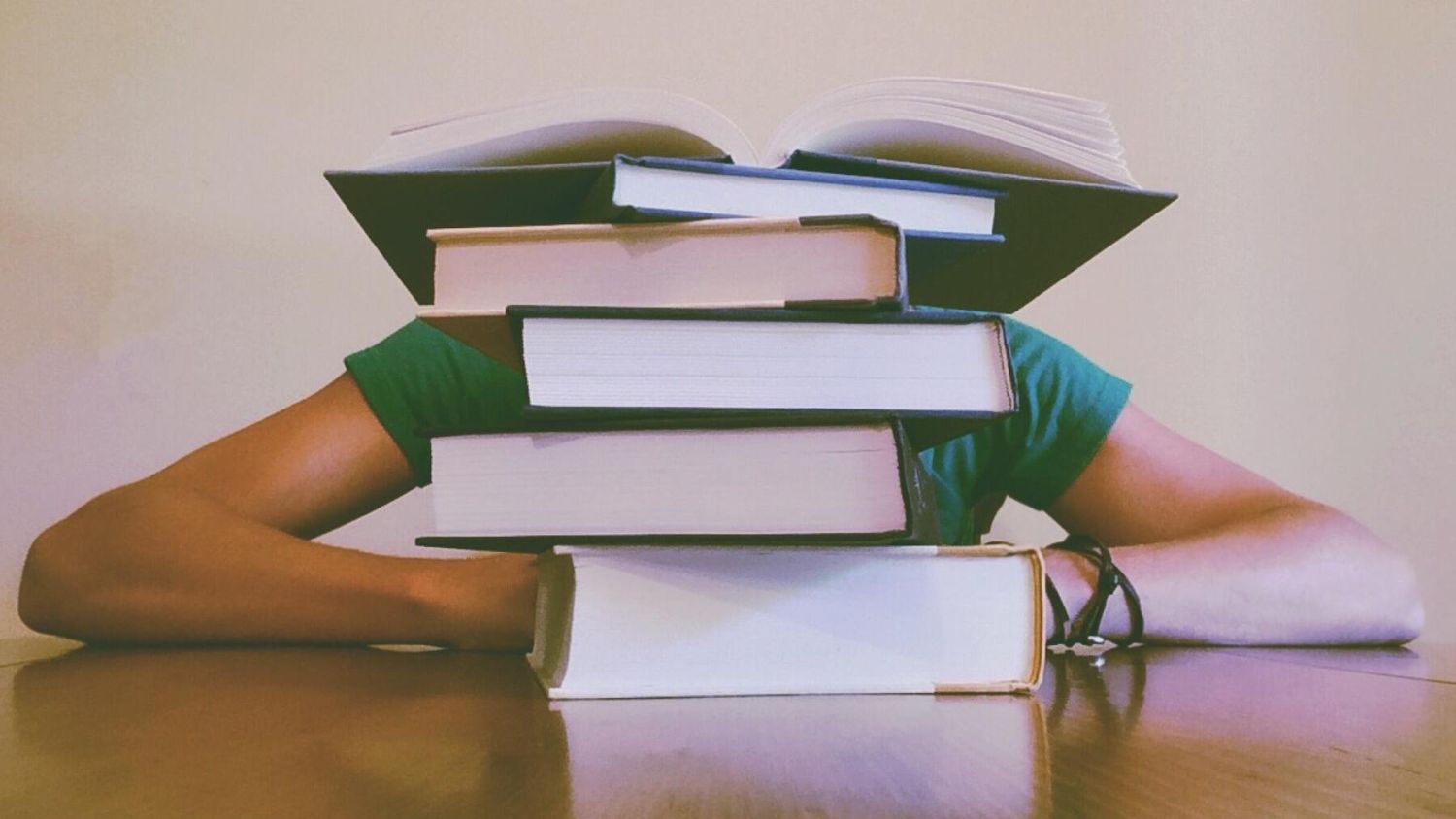 Estas son las carreras con peores salarios tras graduarte