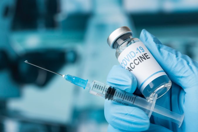 Los ciberdelincuentes usan las vacunas COVID-19 de Pfizer, AstraZeneca o Janssen en un nuevo phishing 1 Merca2.es Covid 19 vacunas