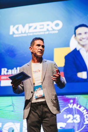 Raúl Martín, CEO de KM Zero: «La industria de la alimentación es la que peor ratio tiene en desarrollo de proyectos» 1 Merca2.es ftalks Raul Martin KM 0 Merca2.es
