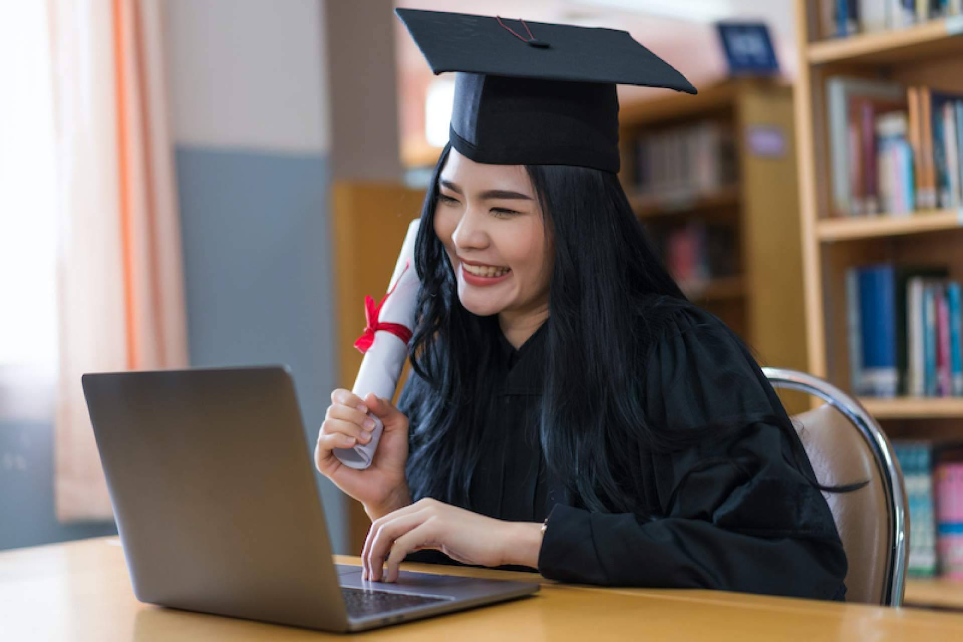 Desafíos y oportunidades en el diseño curricular de maestrías online para el profesional moderno