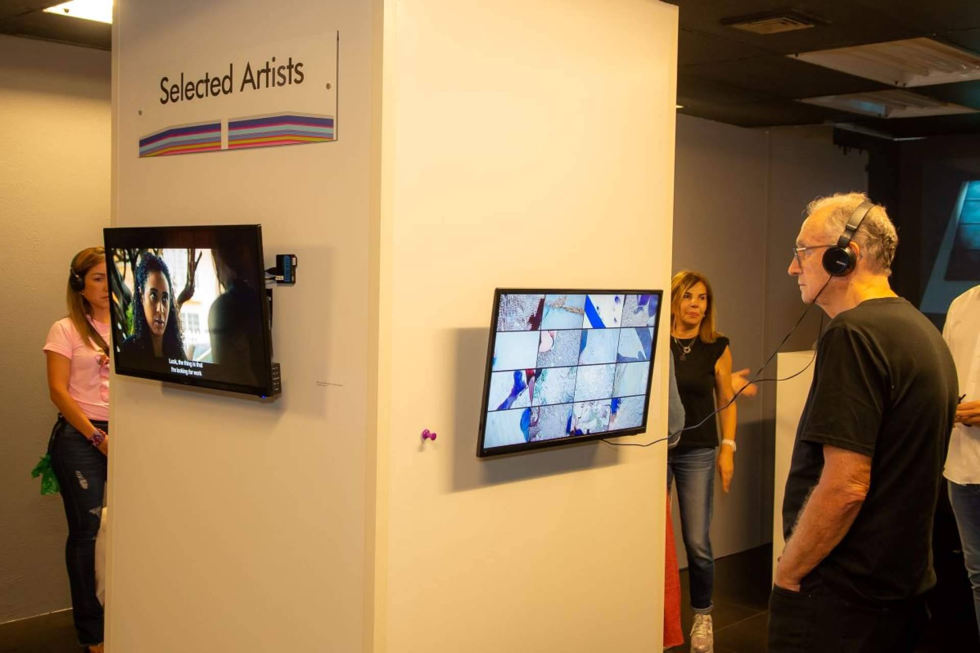 Todo listo para presentar las 26 obras seleccionadas. MIAMI NEW MEDIA FESTIVAL 2023 OPENING