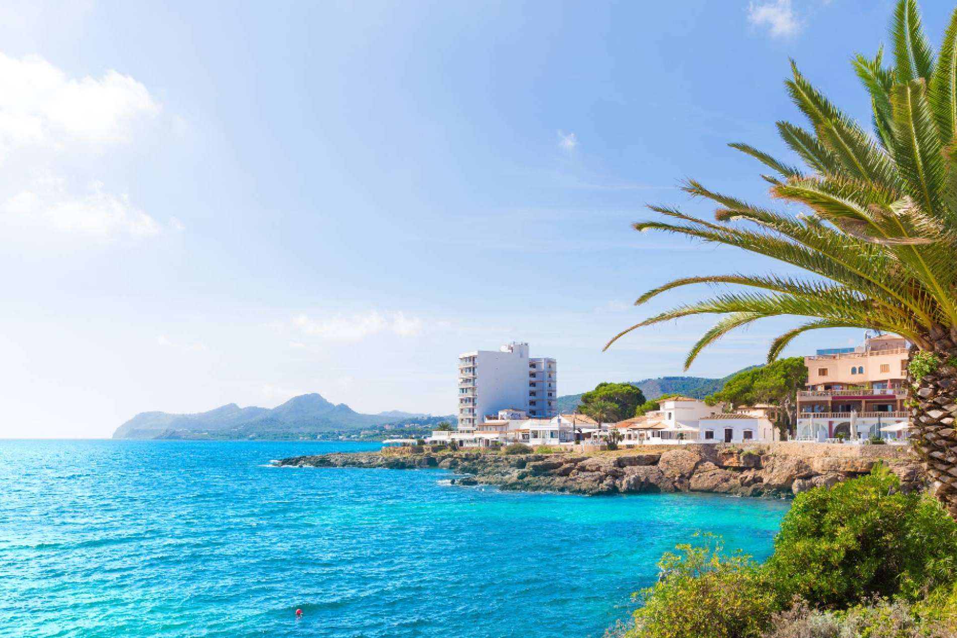 Cala Ratjada; la joya escondida de Mallorca para parejas enamoradas