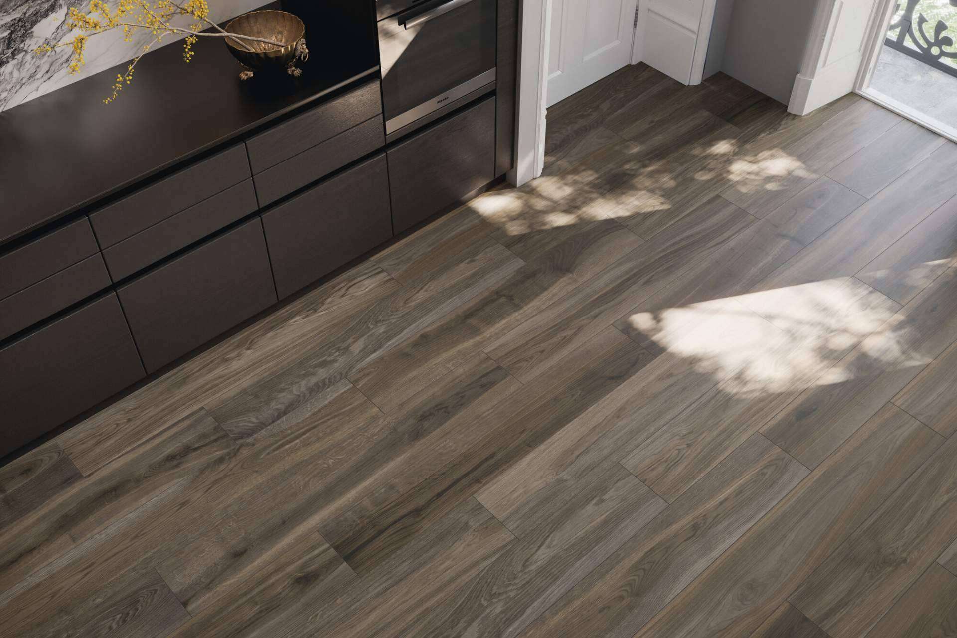 Interazulejo dispone de varios modelos de suelo porcelánico de imitación de madera