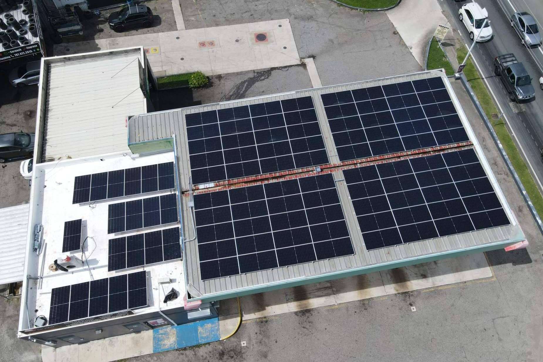 El proyecto solar de reSOLient en gasolineras Puma y Texaco