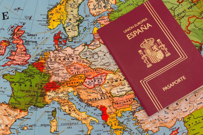 ¿Será posible agilizar el proceso del control de pasaportes?