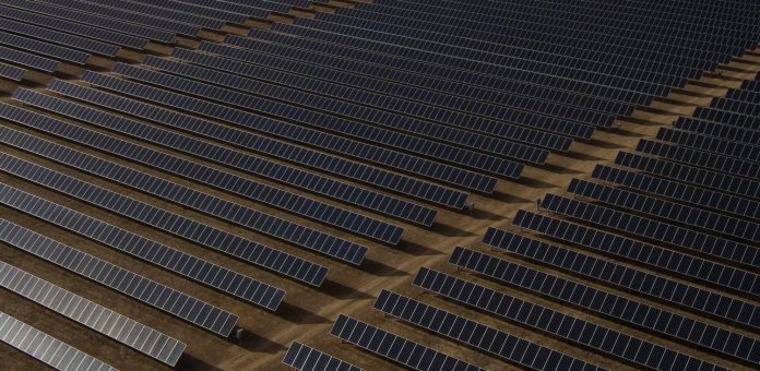 planta fotovoltaica suelo arena