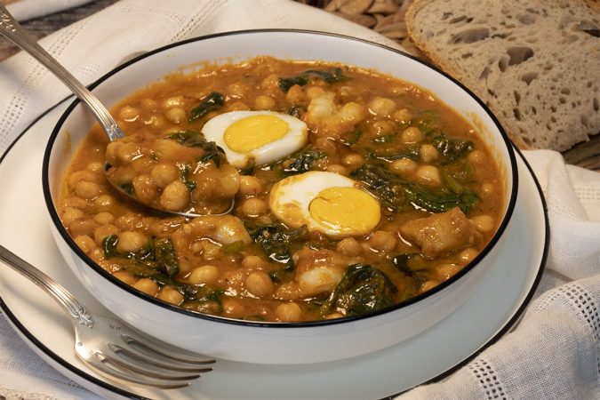 potaje de garbanzos bacalao y espinacas Merca2.es