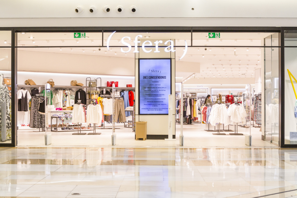 Si eres más de faldas largas que de pantalones no te pierdas estas ofertas de Sfera y luce tipazo